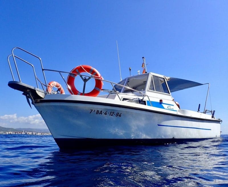 Pesca in barca a motore