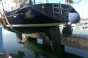 Barca a vela Oyster 54 In vendita piano rialzato a mare fuori dall'acqua