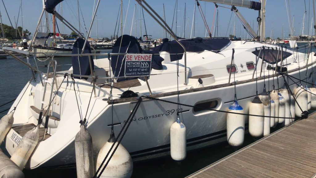 Jeanneau 39 DS Yacht à vendre Port de plaisance de Sant Carles