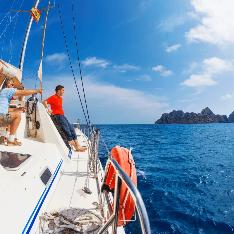 barcos y embarcaciones para navegar